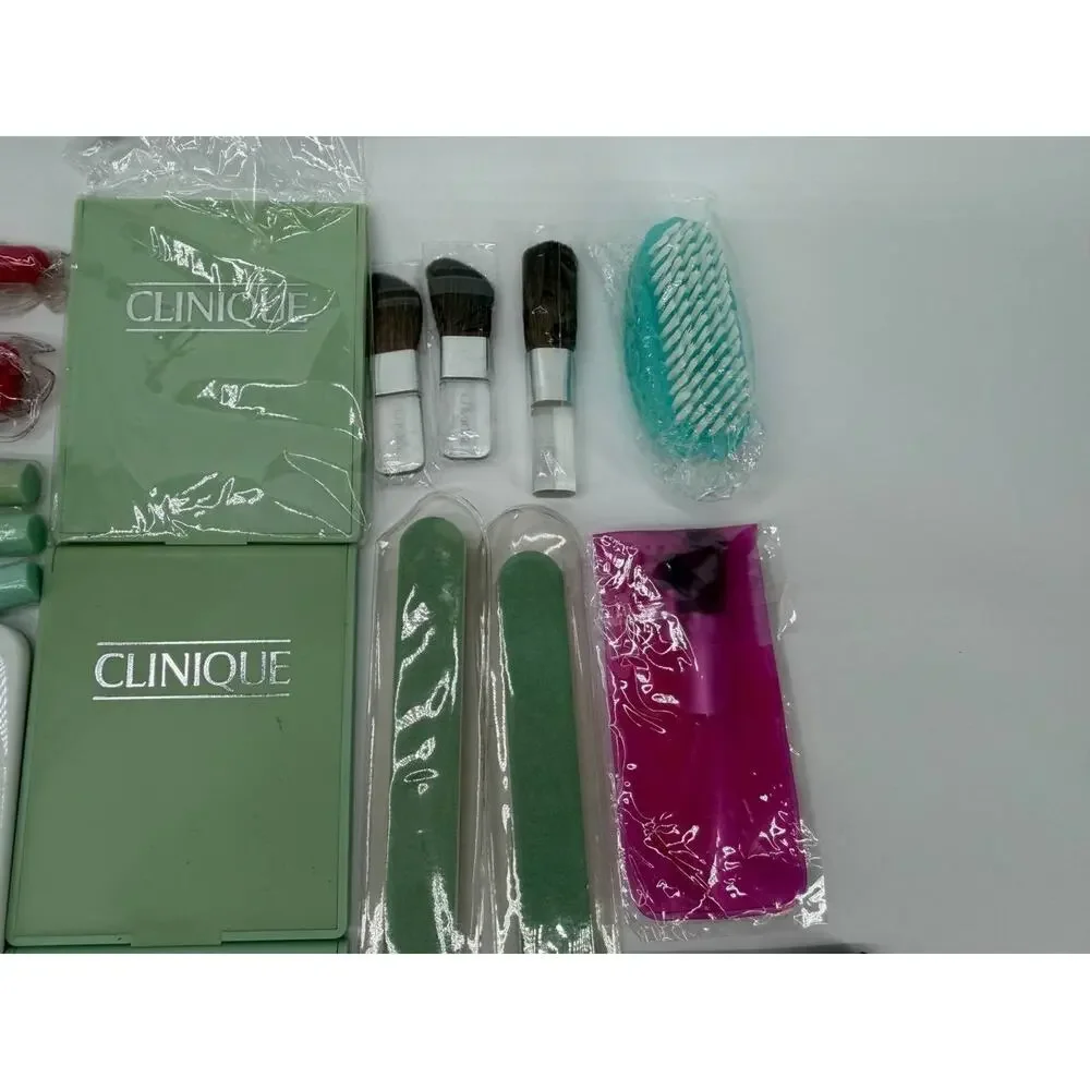 Clinique Beauty Accessory Set 46 New Brushes Mirrors Combs Tools Lot Kit 1,80 lb